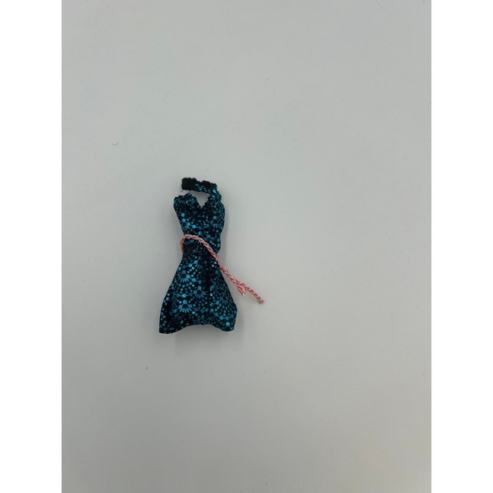 Monster High Lagoona Blue Wheel Love Roller Skate Dress/Outfit